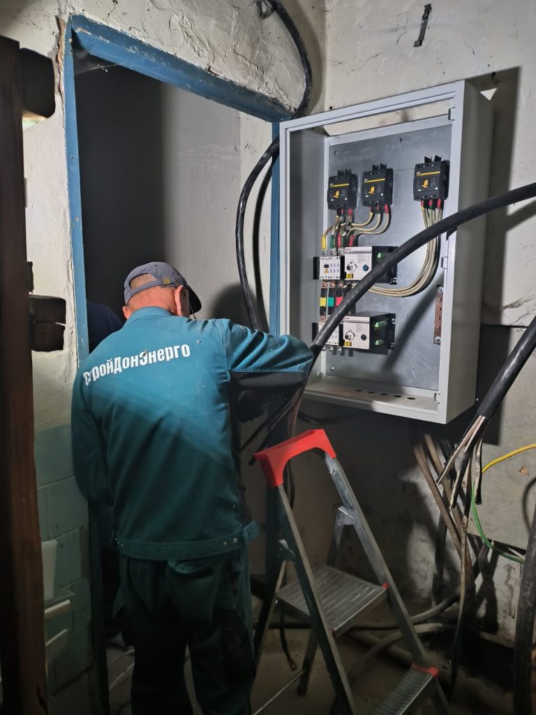 Монтаж и подключение дизельной генераторной установки (ДГУ) к шкафу автоматического ввода резерва (АВР) в целях оснащения средствами для обеспечения бесперебойной работы оборудования